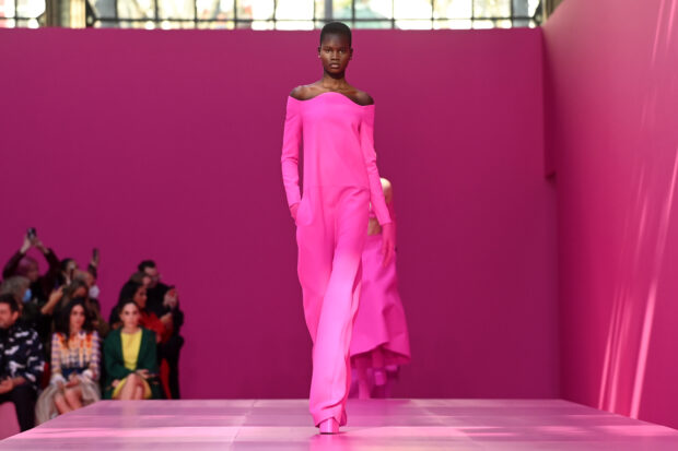 Mundo rosa-choque: a história da cor que dominou 2022 e que deve ...